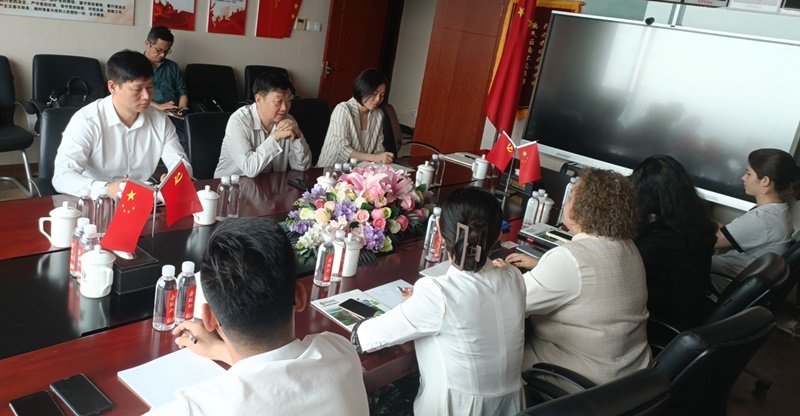 馬來(lái)西亞清真認(rèn)證專(zhuān)家林虹妗女士到訪岳氏集團(tuán)