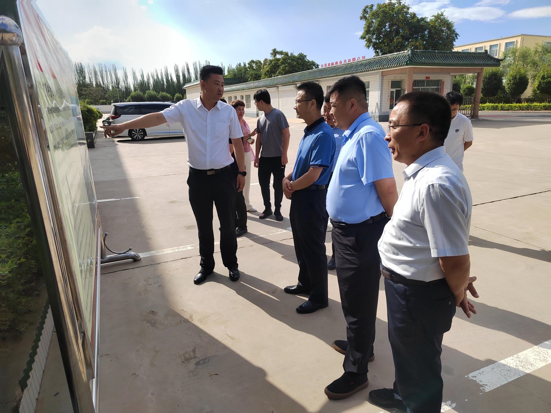 石嘴山市市委常委、政府副市長孫鋒彪蒞臨寧夏興康恒潤農(nóng)業(yè)科技發(fā)展有限公司調(diào)研