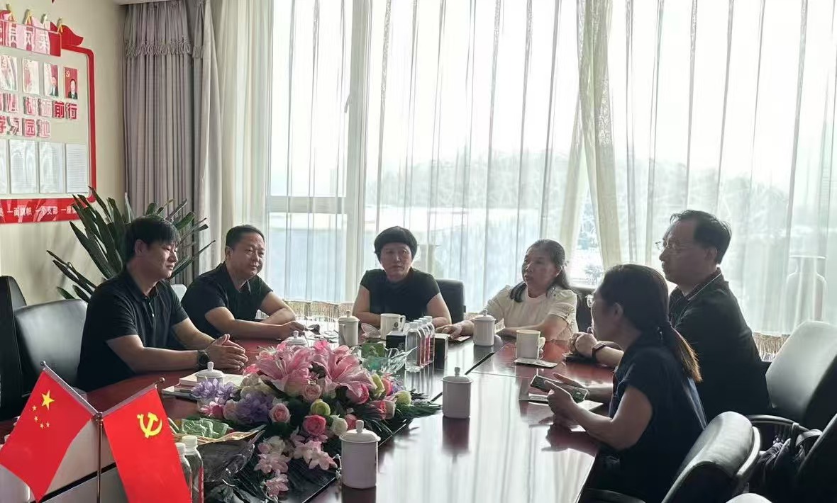 邢臺學院領導到訪岳氏集團  共繪大健康產(chǎn)業(yè)協(xié)同發(fā)展新藍圖